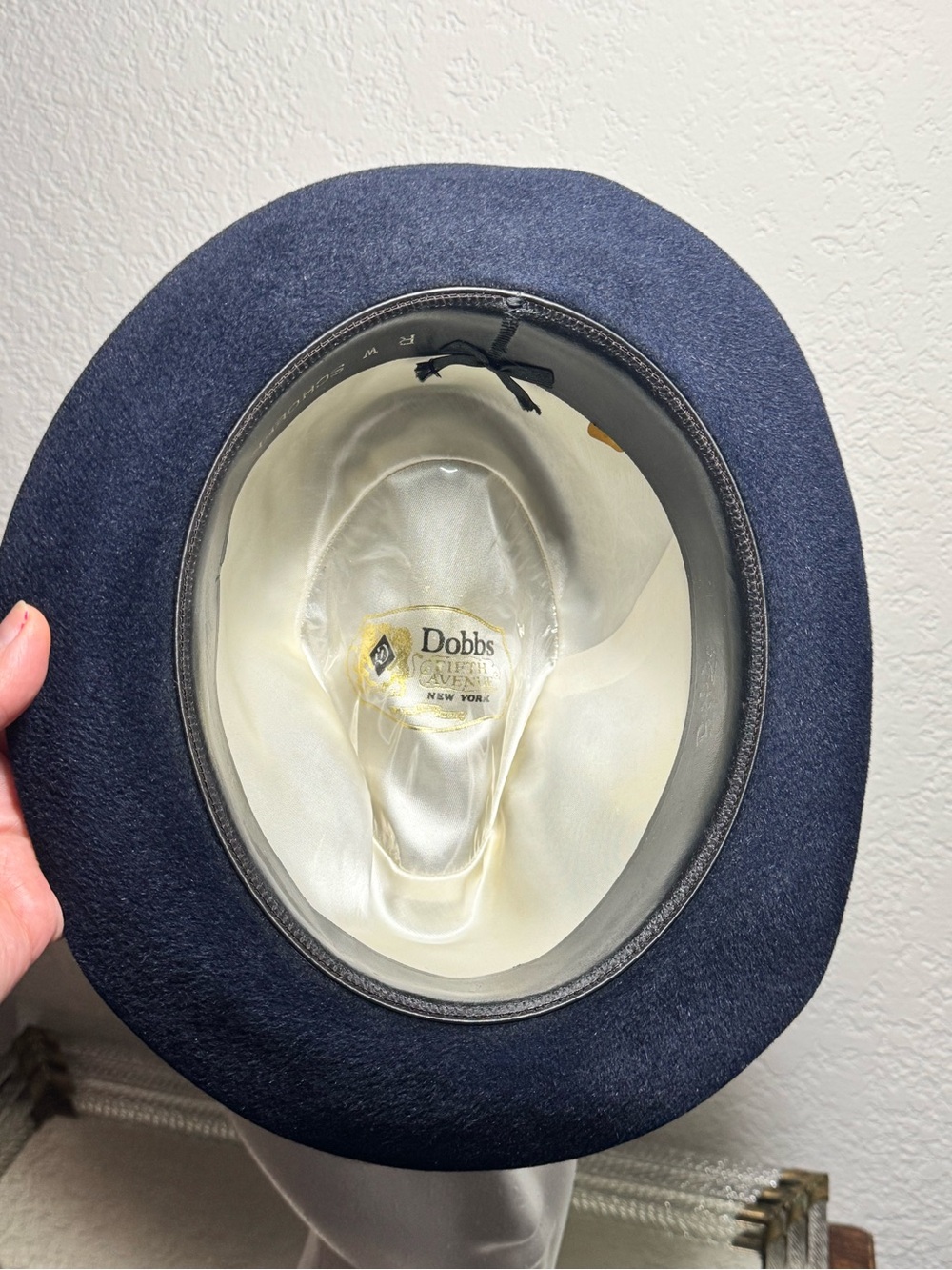 Vintage Dobbs 5th Avenue New York Midnight Blue Fedora Hat Velvet Felt w/Box - Picture 8 of 15